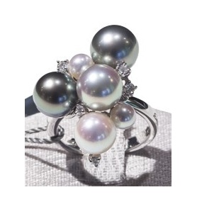 Anello Salvini Polinesia con perle e diamanti 20018654