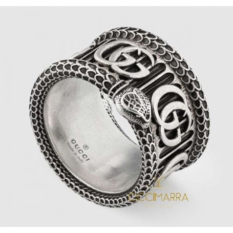 Anello Gucci Garden a fascia in argento con logo GG
