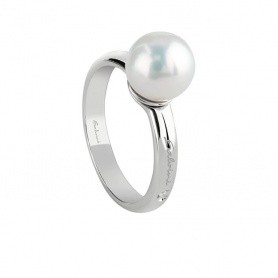 Salvini ring in white gold with Akoya cultured pearl