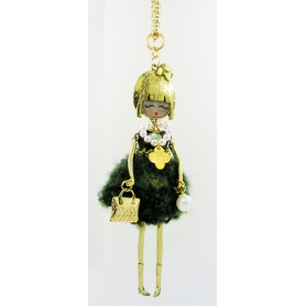 The blond doll necklace Carose Flappers green dress