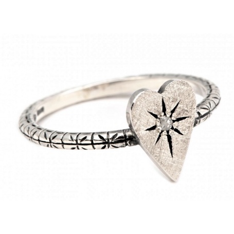 Eight small heart jewelry ring in silver with diamond ice