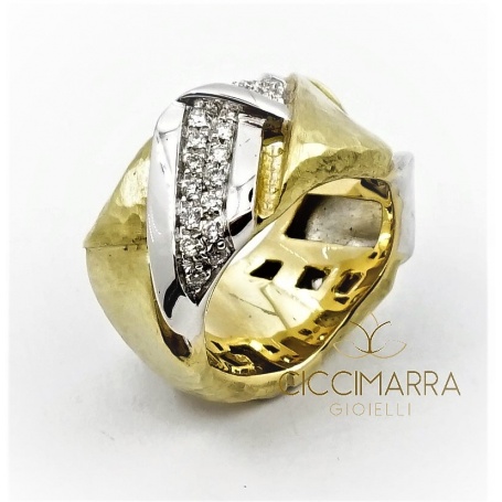 Vendorafa ring, braided band, in gold and diamonds.