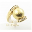 Vendorafa Sfera Ring aus gehämmertem Gold und Diamanten