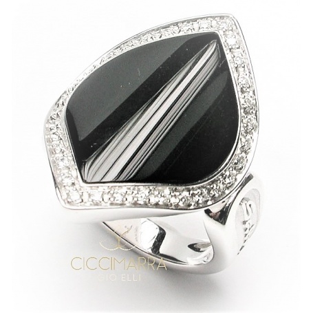Salvini Times Square ring with onyx and diamonds