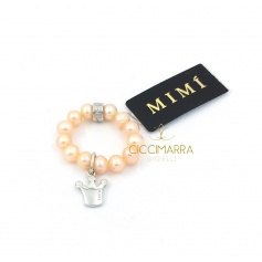 Elastischer Mimì Ring mit cremefarbenen Perlen und Corona Anhänger