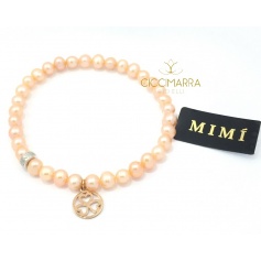 Elastisches Mimì Armband mit cremefarbenen Perlen und goldenem Anhänger