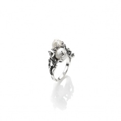 Giovanni Raspini ring South Seas small pearl and silver reef