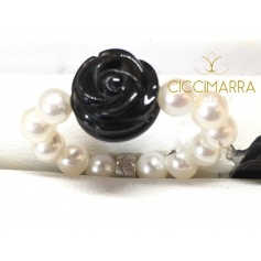 Elastic Mimì ring in white pearls and black rose